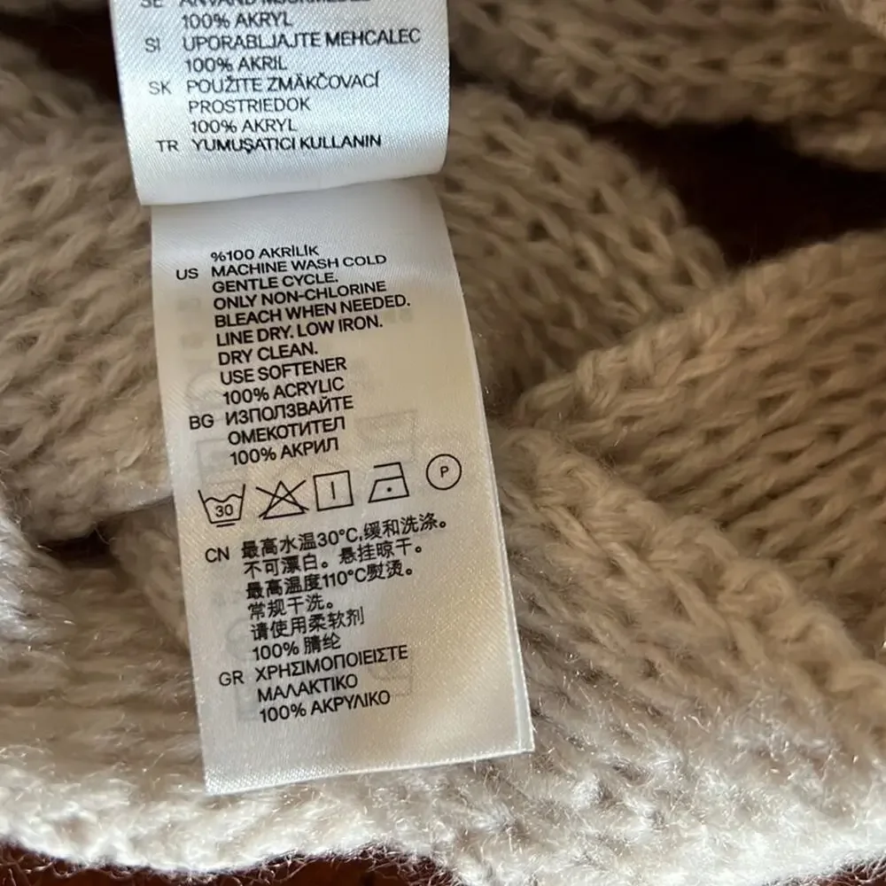 H&M Cream Acrylic Knit Headband Ear warmer